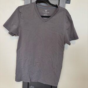 Mack Weldon Napoleon Gray V-Neck T-Shirt - size M​